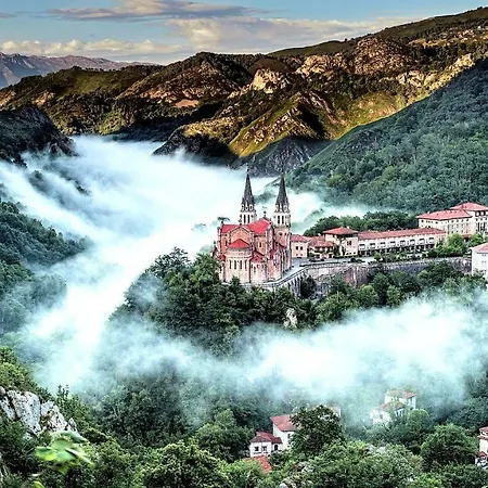 Les Cotolles Centro Cangas de Onis