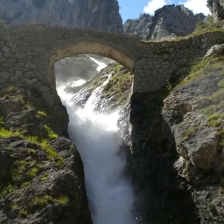 Les Cotolles Centro * Onís